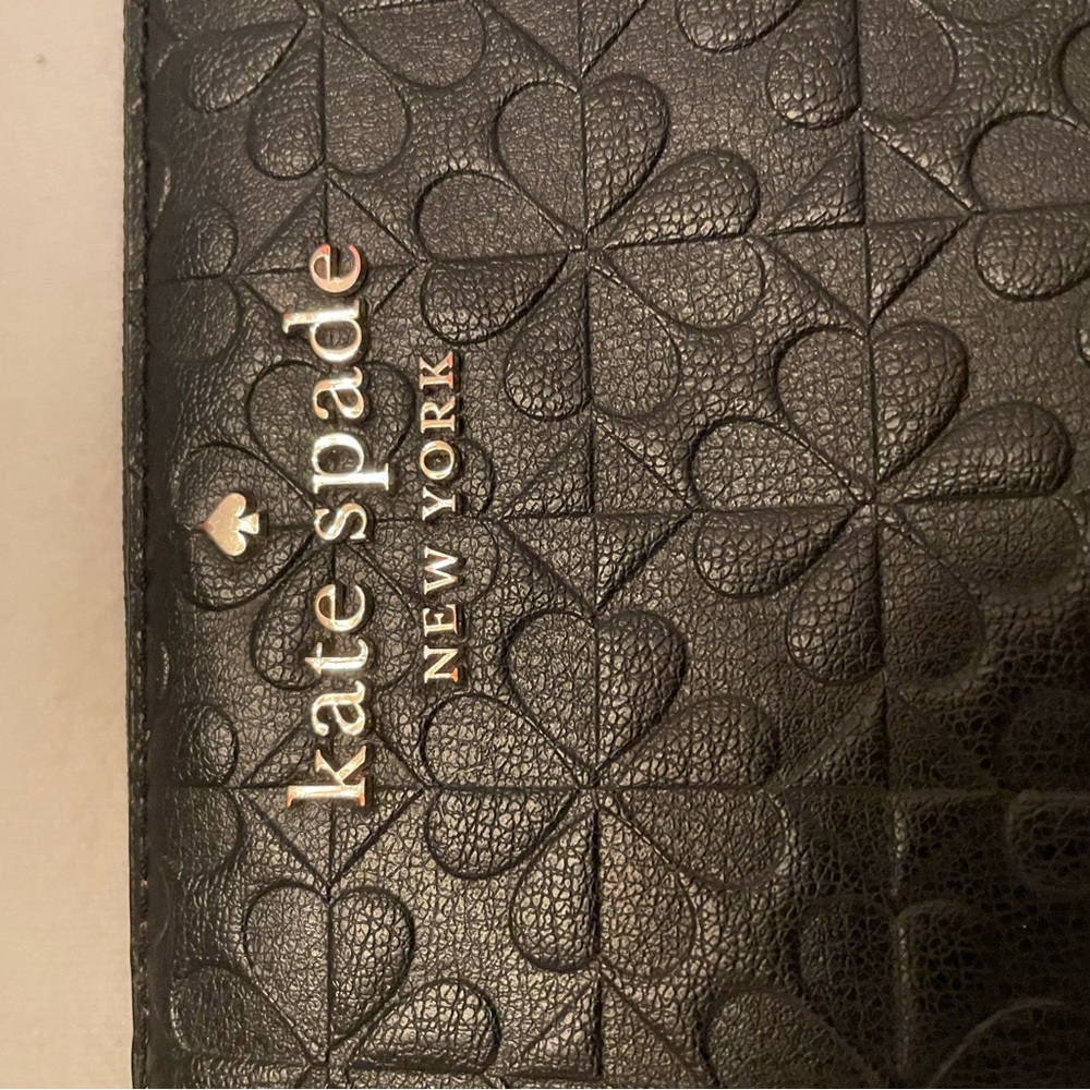 Kate Spade ♠️ Wallet - Picture 2 of 4